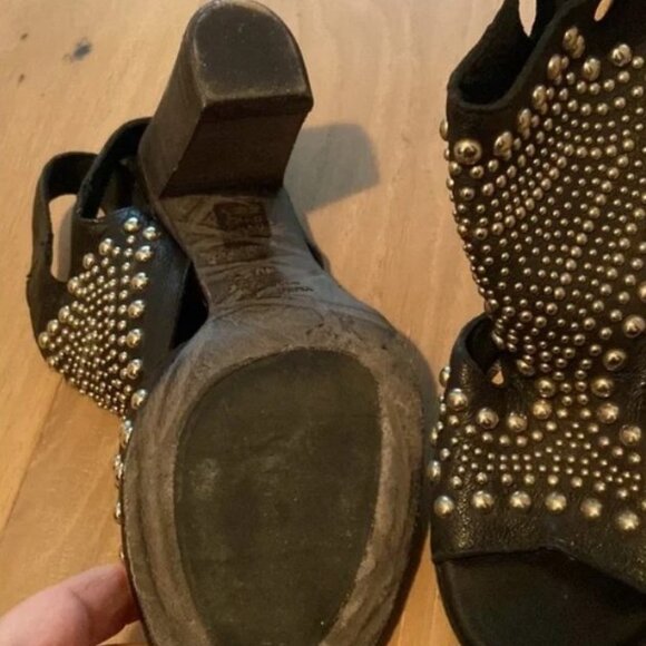 Juice Shoes - Studded Black Leather - Size 6 - Picture 3 of 5